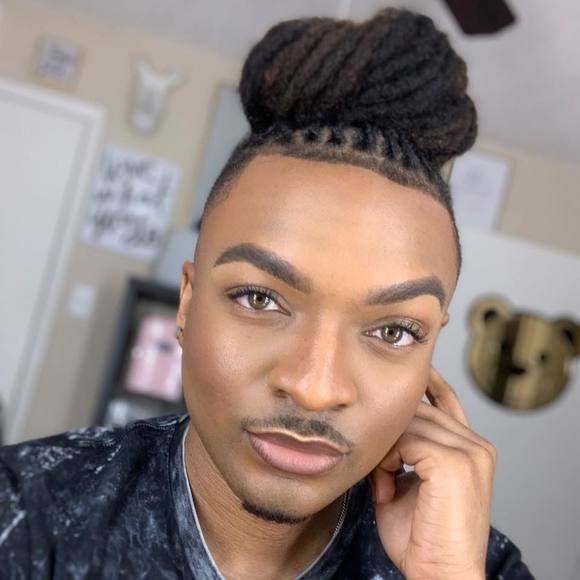 Meet your Posher, Derrick - Picture 1 of 1